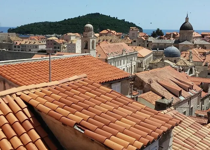 Kingslanding Old Town Hostel