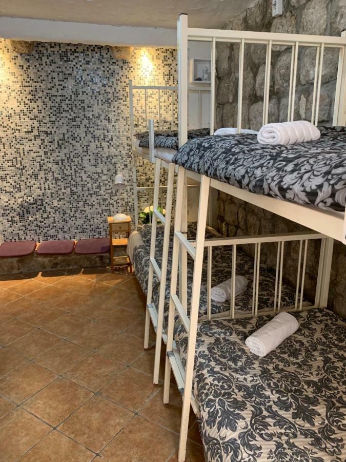 Kingslanding Old Town Hostel *